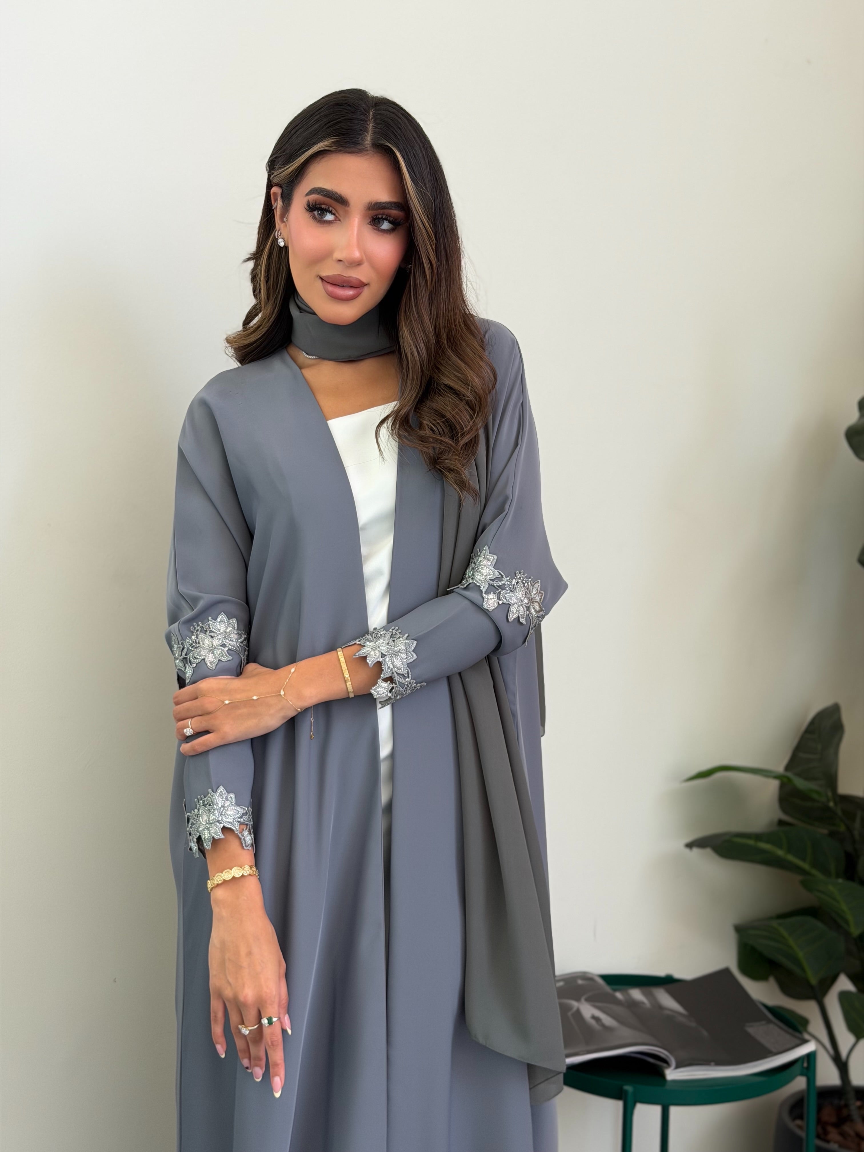AT543 Half Bisht Gray Abaya