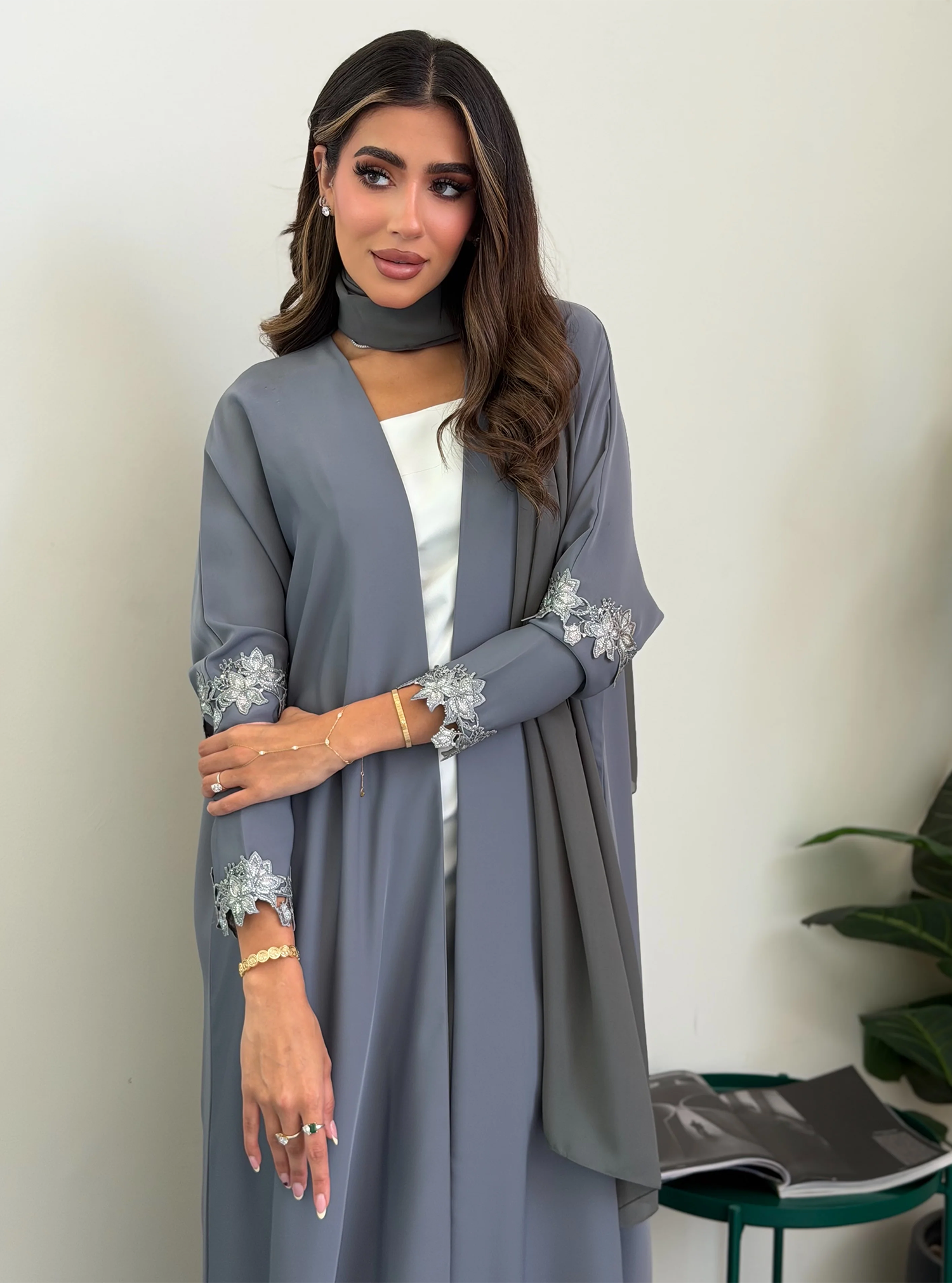 AT543 Half Bisht Gray Abaya