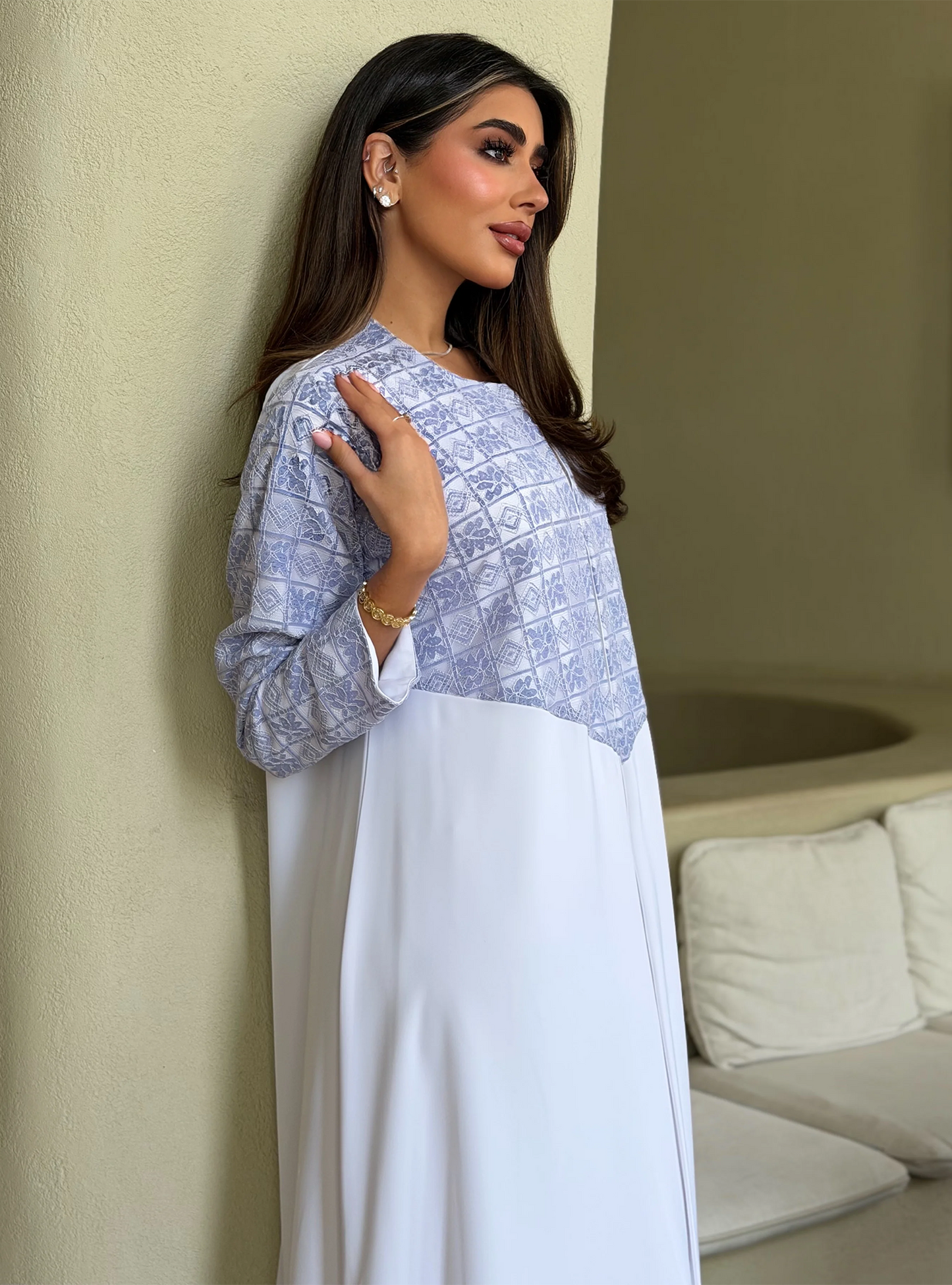 AT552  Pearl Lace A-Cut Abaya