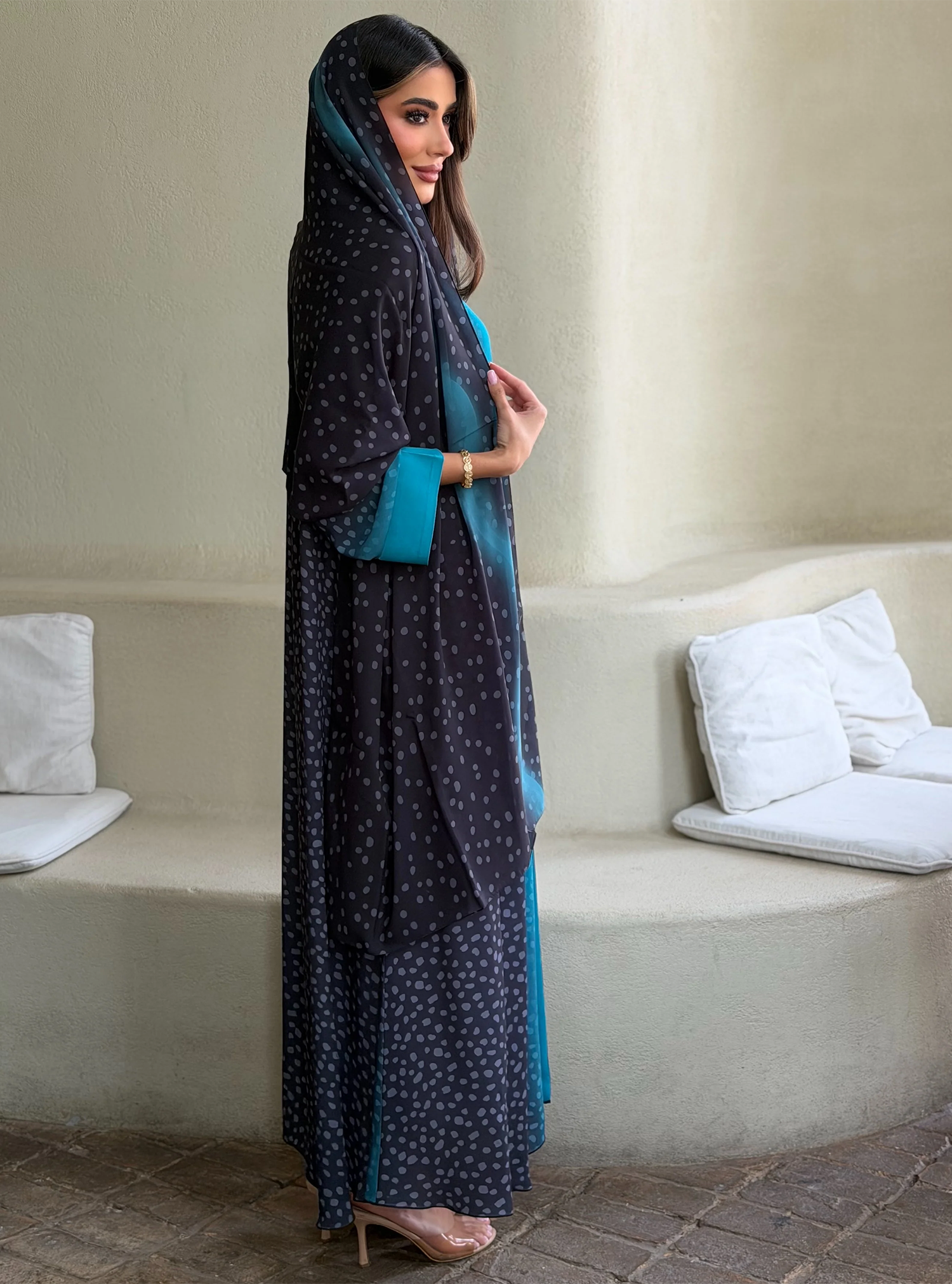 AT547 Ombre Dot A-Cut Abaya
