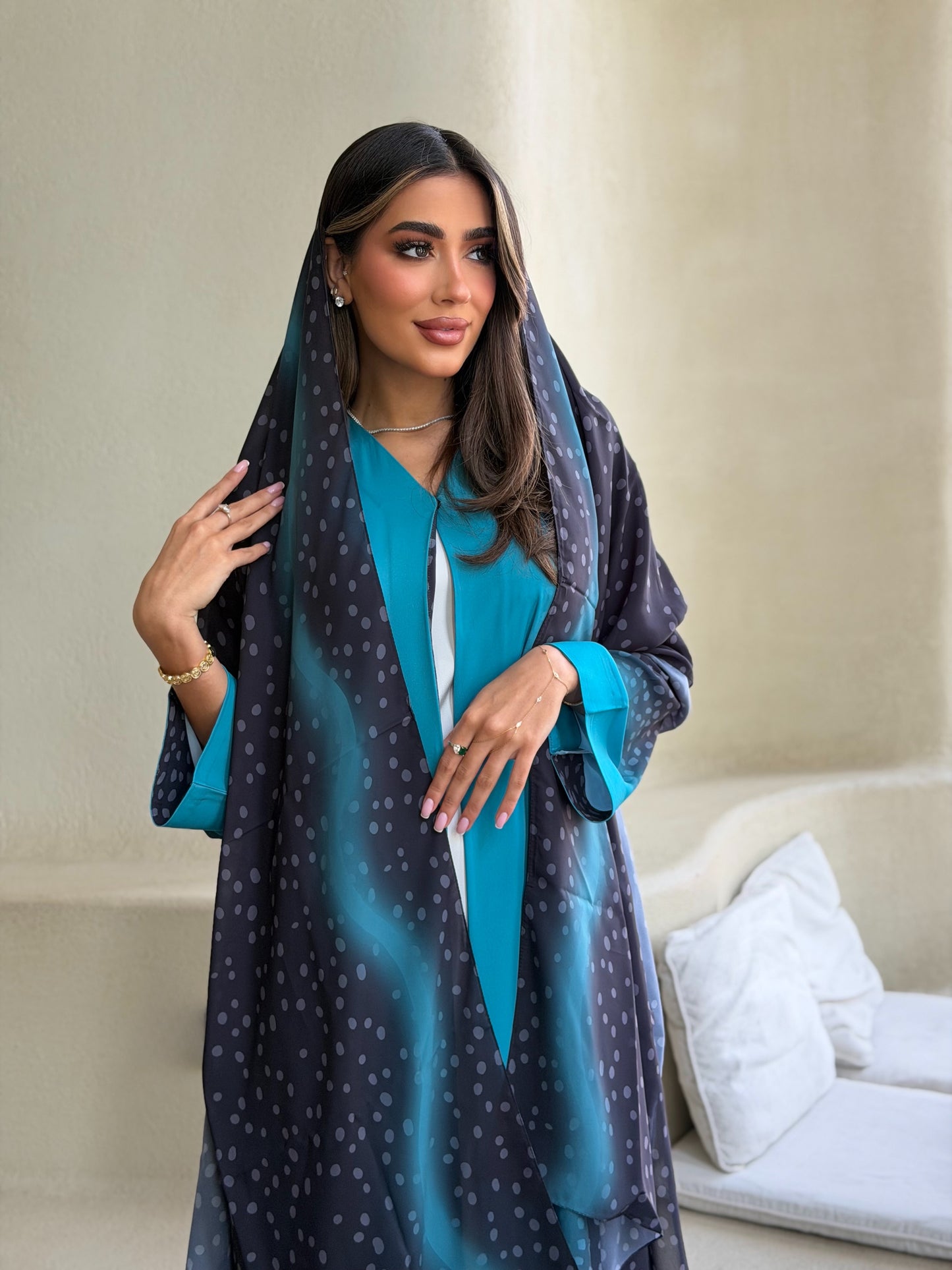 AT547 Ombre Dot A-Cut Abaya