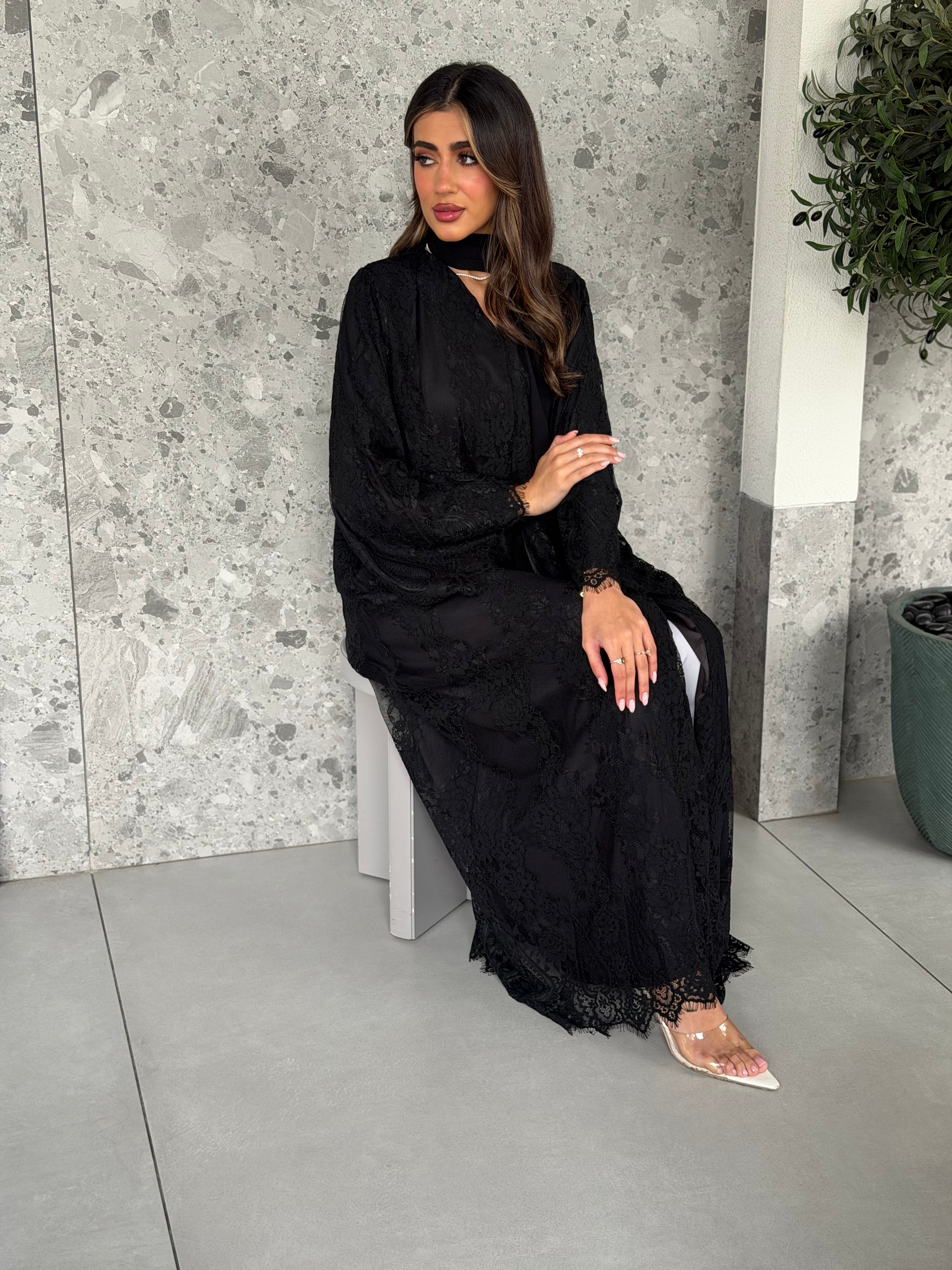AT518 Lace Black Abaya