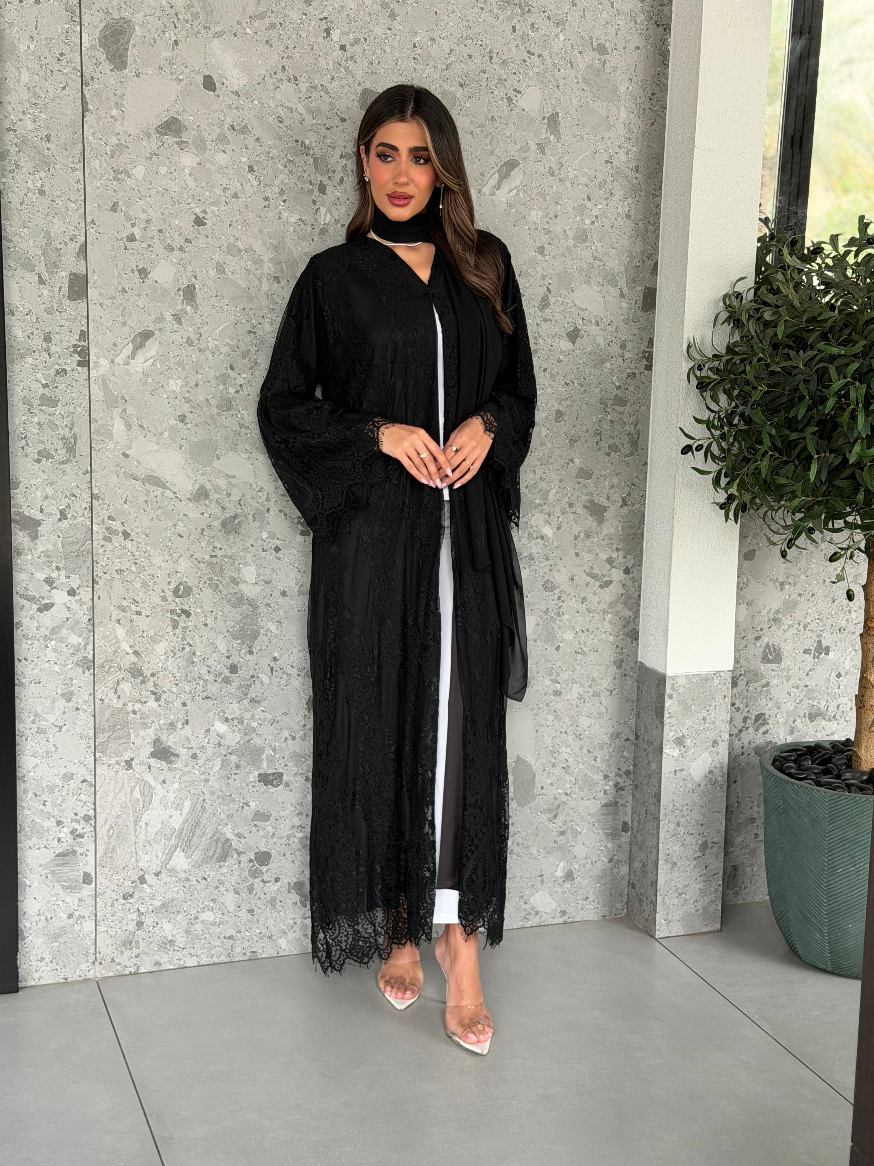 AT518 Lace Black Abaya