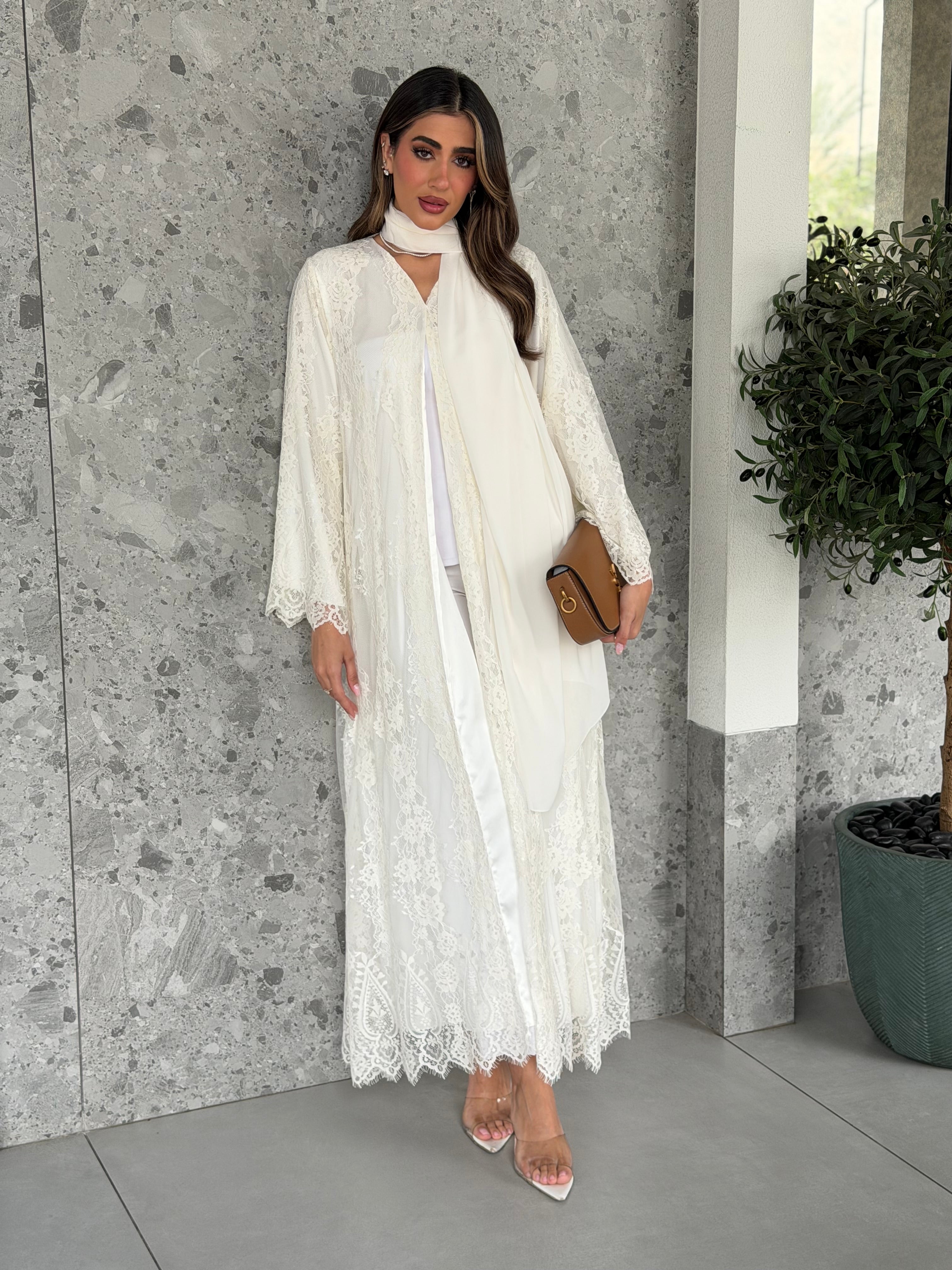 AT515 Lace white abaya