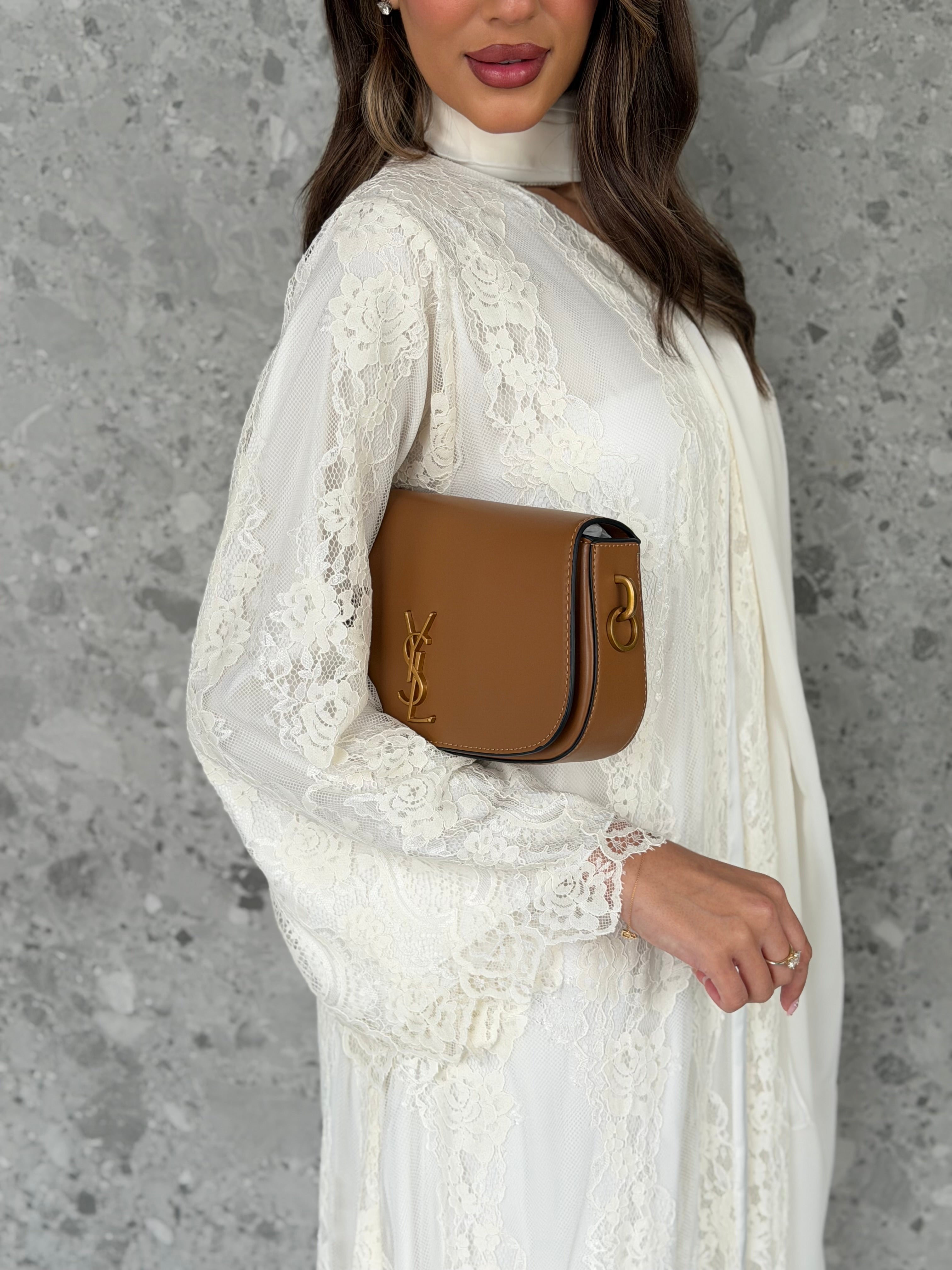 AT515 Lace white abaya