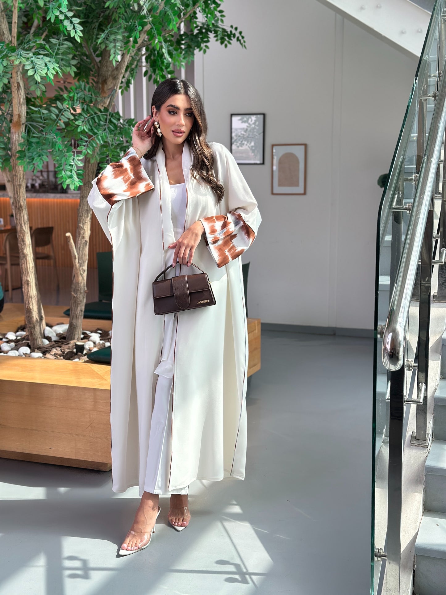 AT351 Abaya Bisht