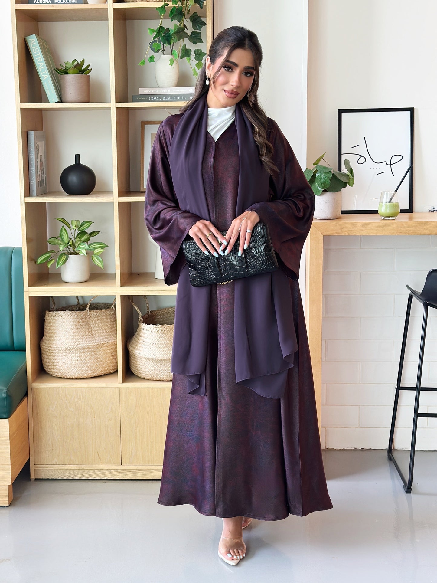 AT348 Abaya