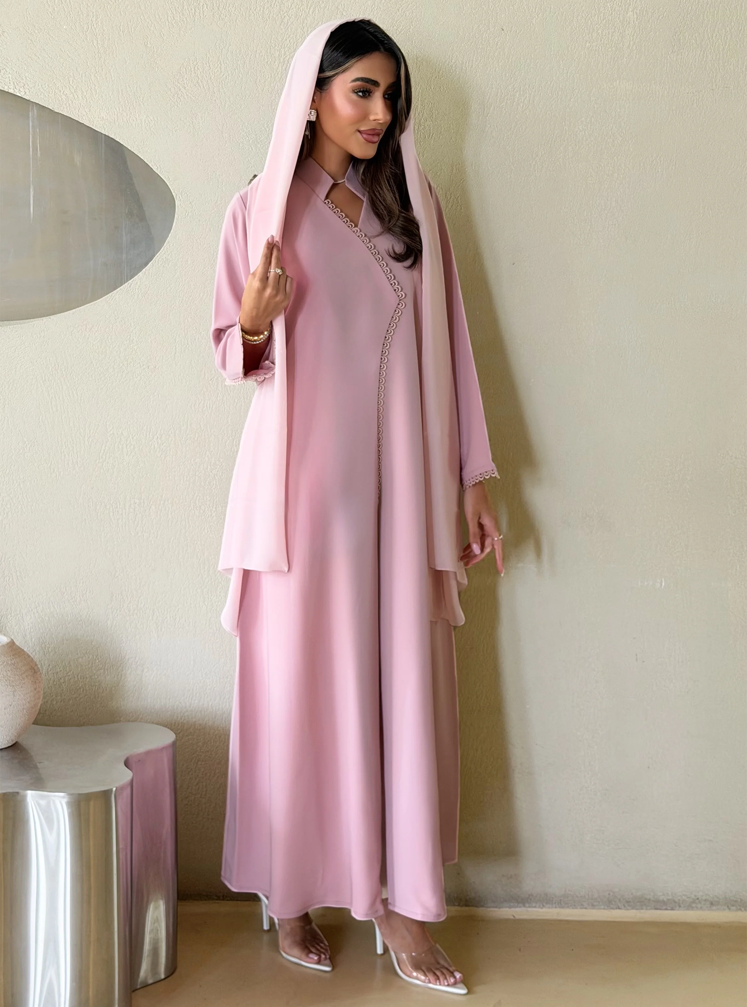 AT560 soft pink Abaya