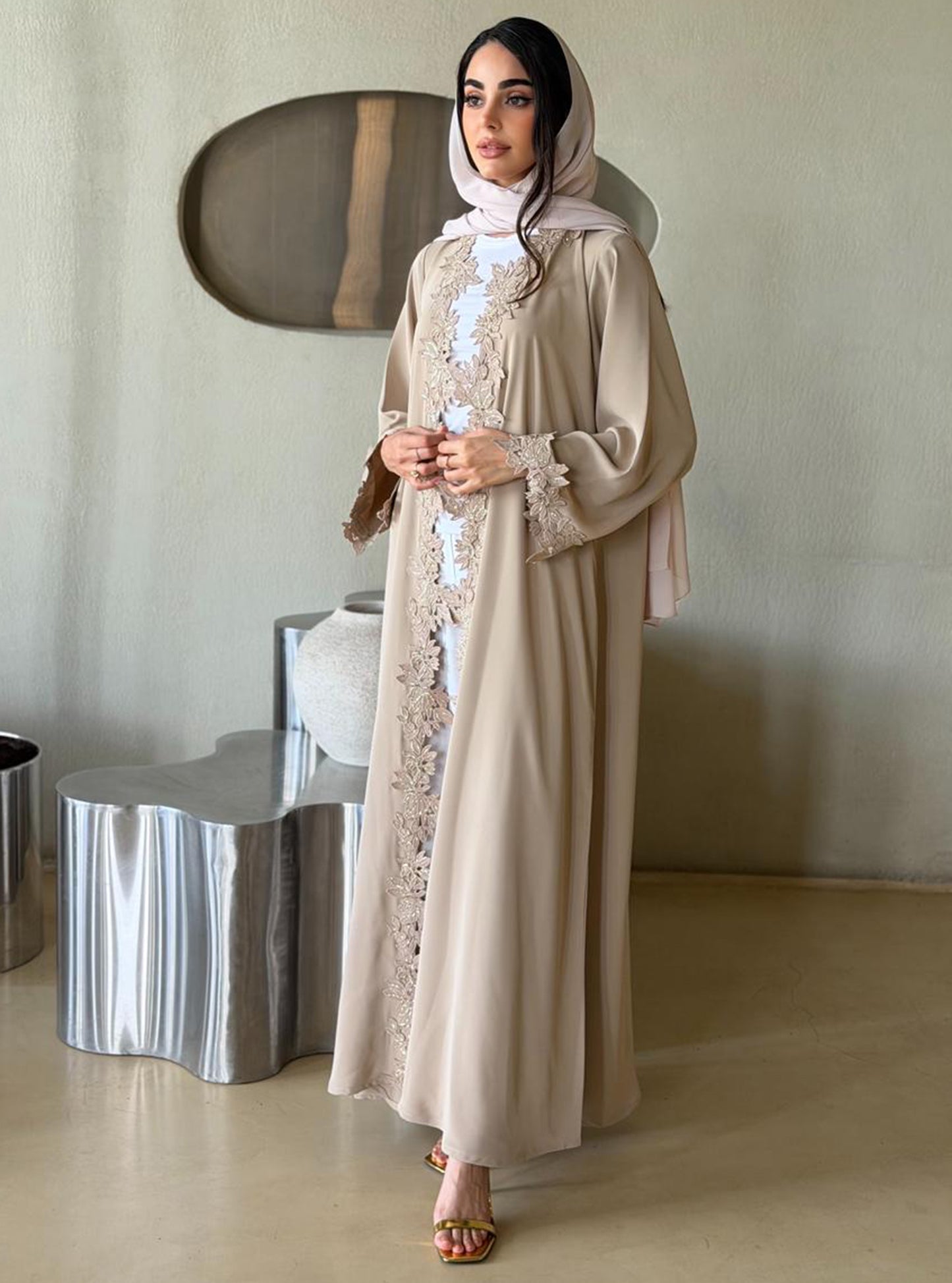 AT500 Beige Abaya