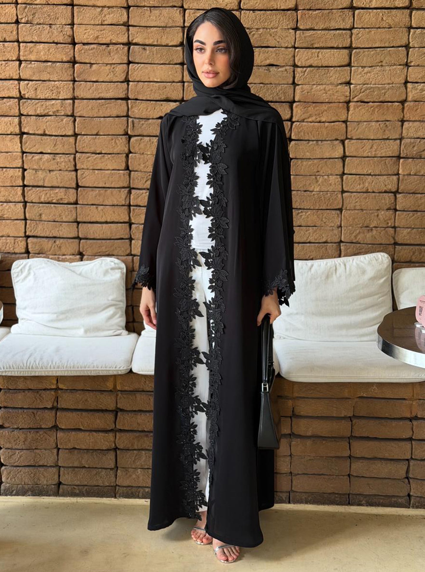 AT501 Black Abaya